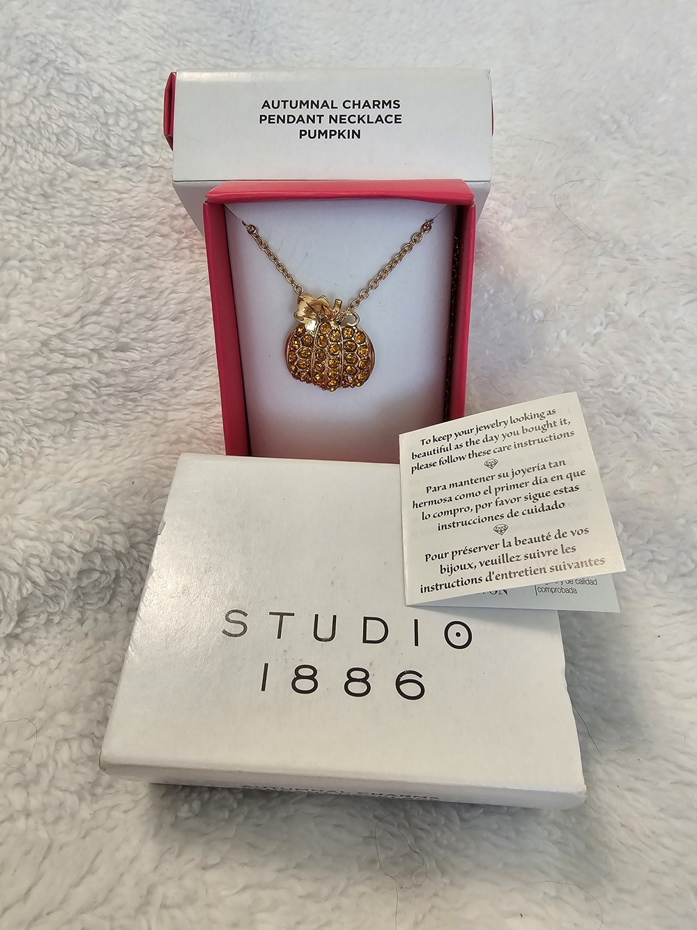 Studio 1886 by Avon Autumnal Charms Pumpkin Pendant Necklace NIB Fall Halloween - Picture 3 of 5